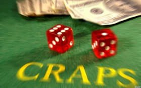 Tampilan utama aplikasi mejaqq dengan fitur mobile dan sportsbook